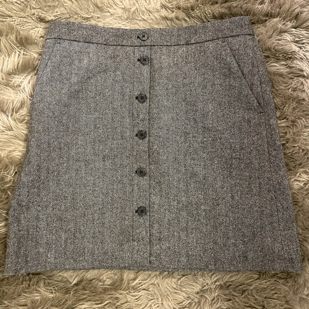 J Crew Factory skirt. Size 6, gray/black/white.